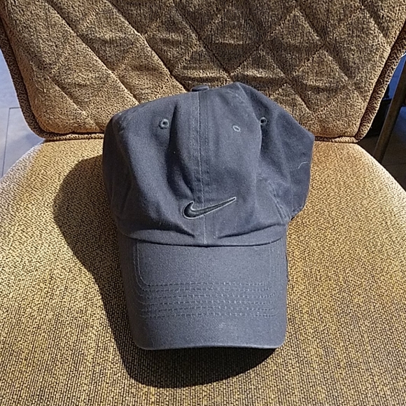 Nike Gray Baseball Cap Hat